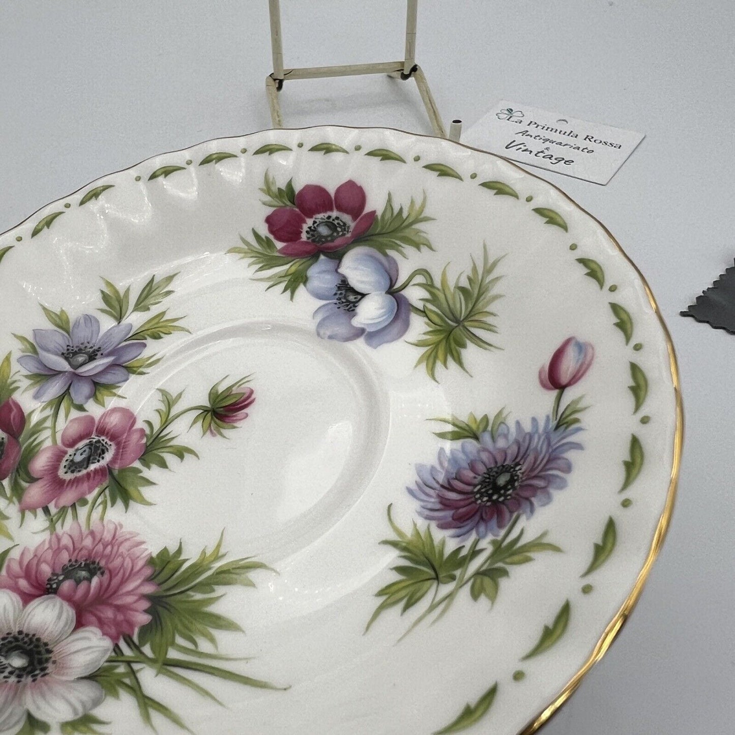 Piattino da tè The in porcellana Royal Albert con mese inglese MARZO 900 1970 Categoria Servizio tazze - Tazze