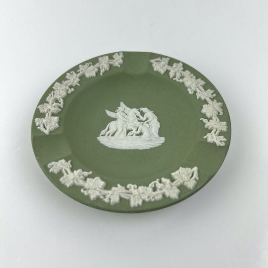 Piattino in porcellana Inglese Wedgwood verde Vintage stile neoclassico 900 Categoria Vasi e Portafiori