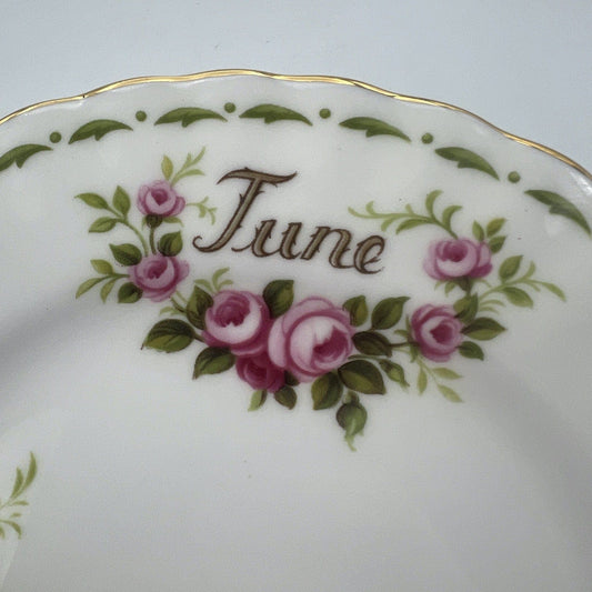 Piattino piatto da dolce per tazza tazzina TRIO Royal Albert mese inglese GIUGNO Categoria  Servizio tazze - Tazze