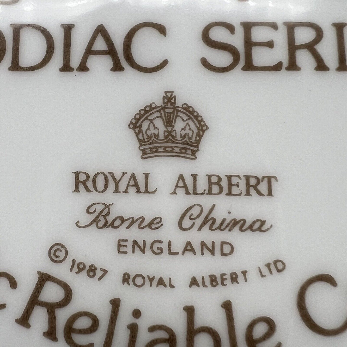 Piattino piatto in porcellana inglese Royal Albert segno zodiacale Vergine Categoria Piatti e Piattini