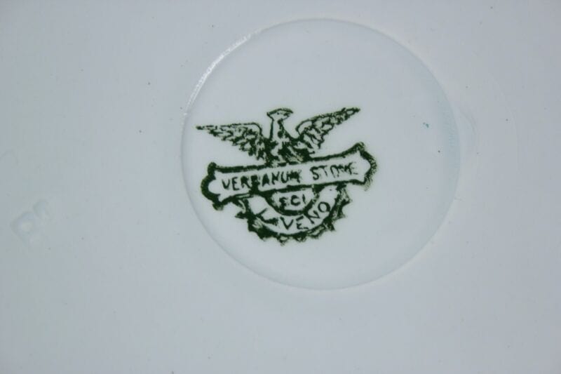 Piatto antico in ceramica laveno Verbanum Stone Sci decorativo con putti angeli Categoria Piatti e Piattini