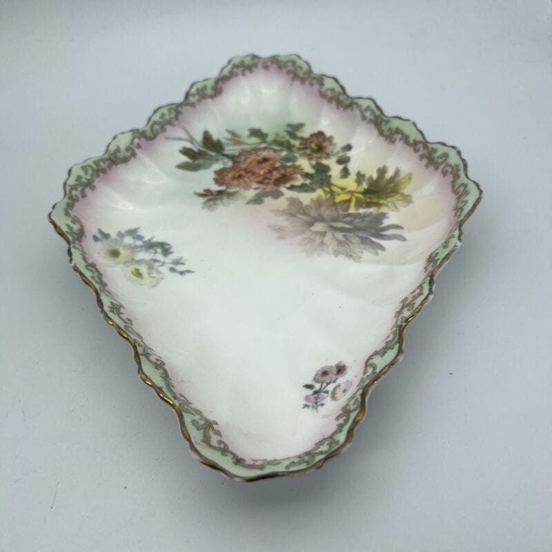Piatto antico in porcellana centrotavola vassoio epoca 800 Royal Doulton Fiori Categoria Piatti Vassoio