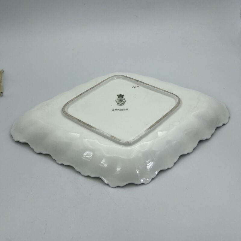 Piatto antico in porcellana centrotavola vassoio epoca 800 Royal Doulton Fiori Categoria Piatti Vassoio