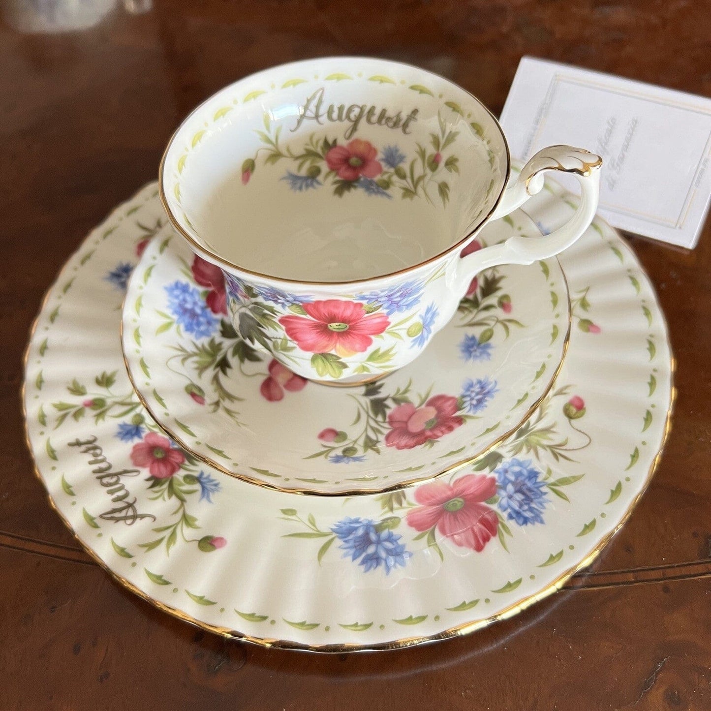 Piatto da dolce per frutta Royal Albert con mese Flower Of The Tè Month AGOSTO Categoria Servizio tazze - Tazze