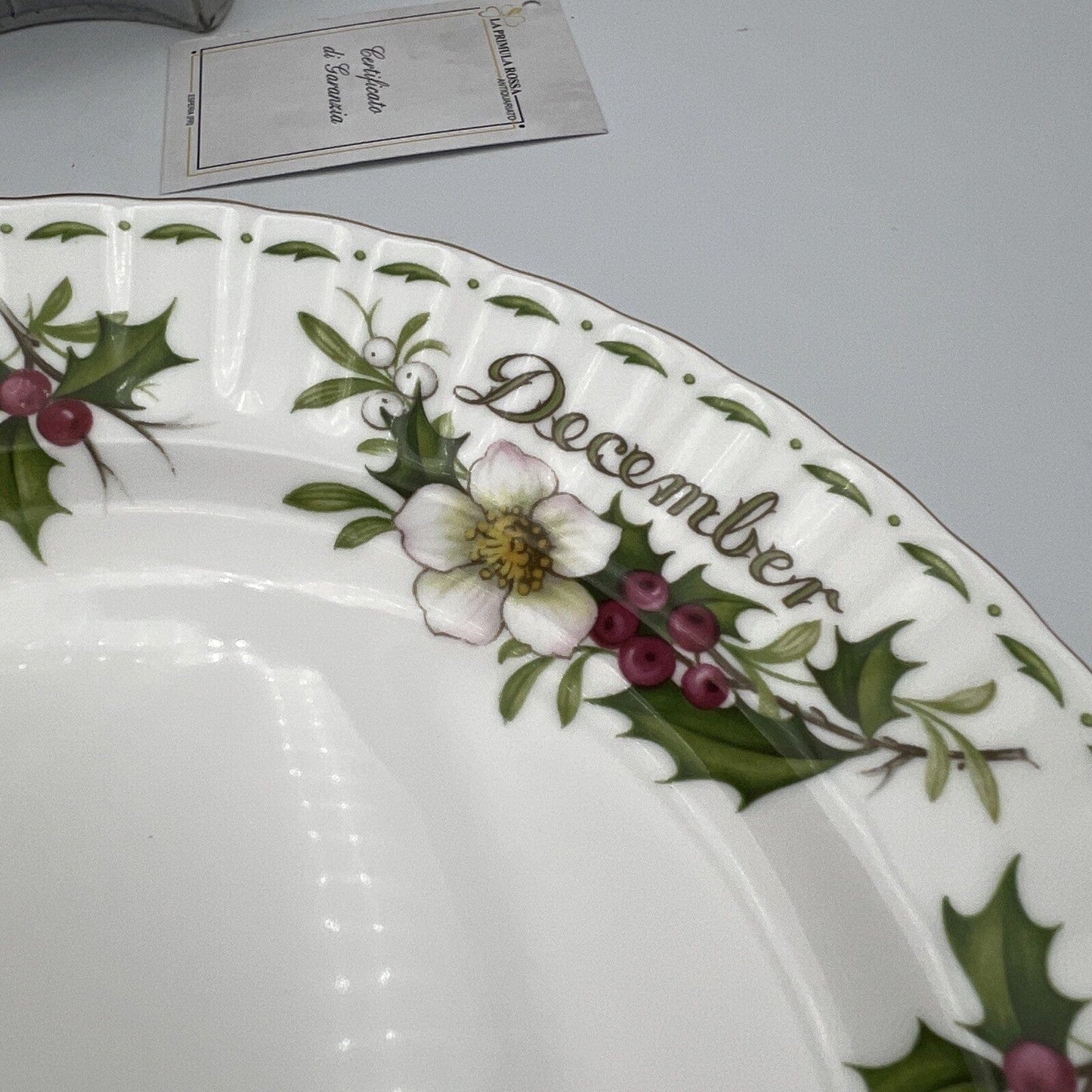 Piatto da dolce per frutta Royal Albert con mese Flower Of The Tè Month DICEMBRE Categoria Servizio tazze - Tazze