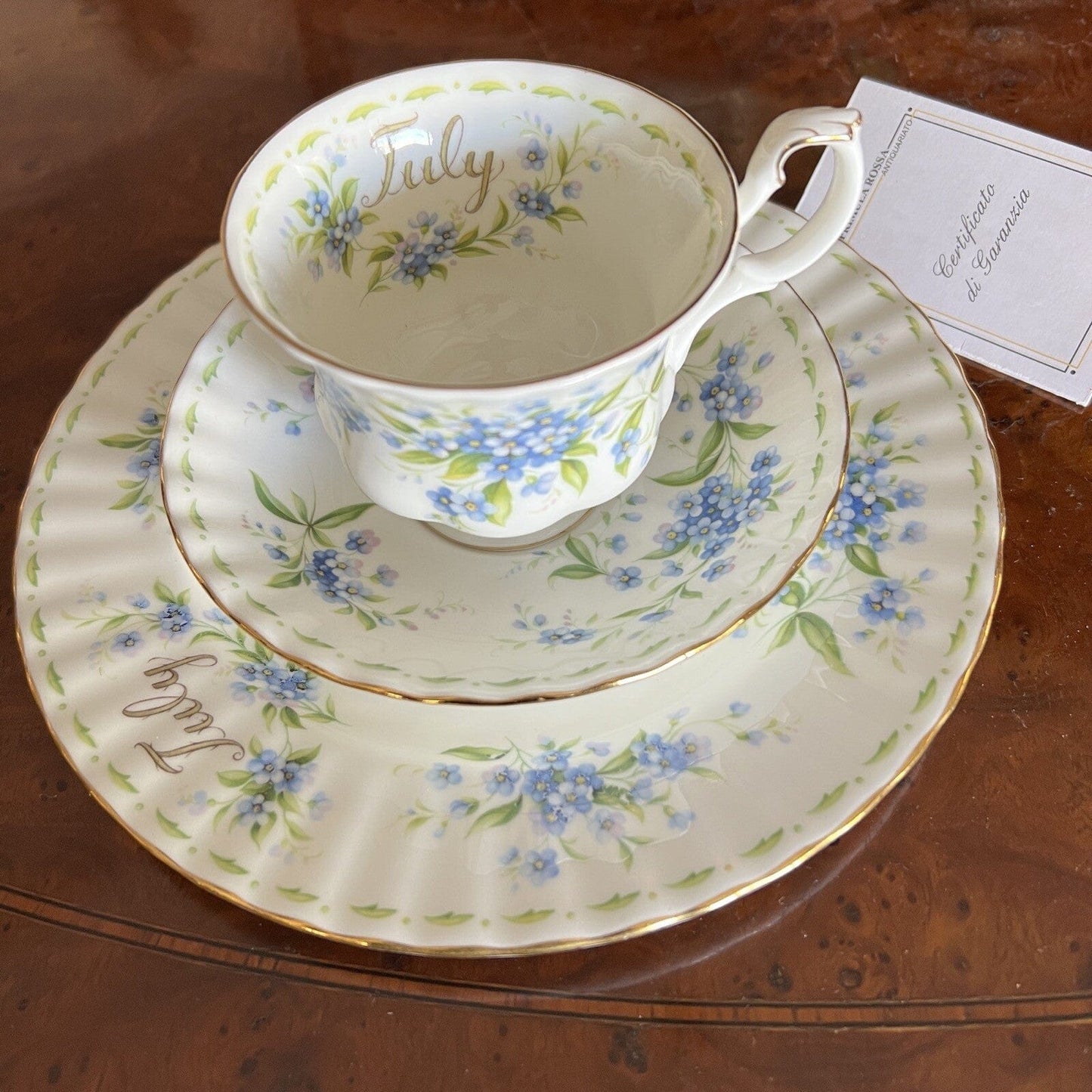 Piatto da dolce per frutta Royal Albert con mese Flower Of The Tè Month LUGLIO Categoria Servizio tazze - Tazze