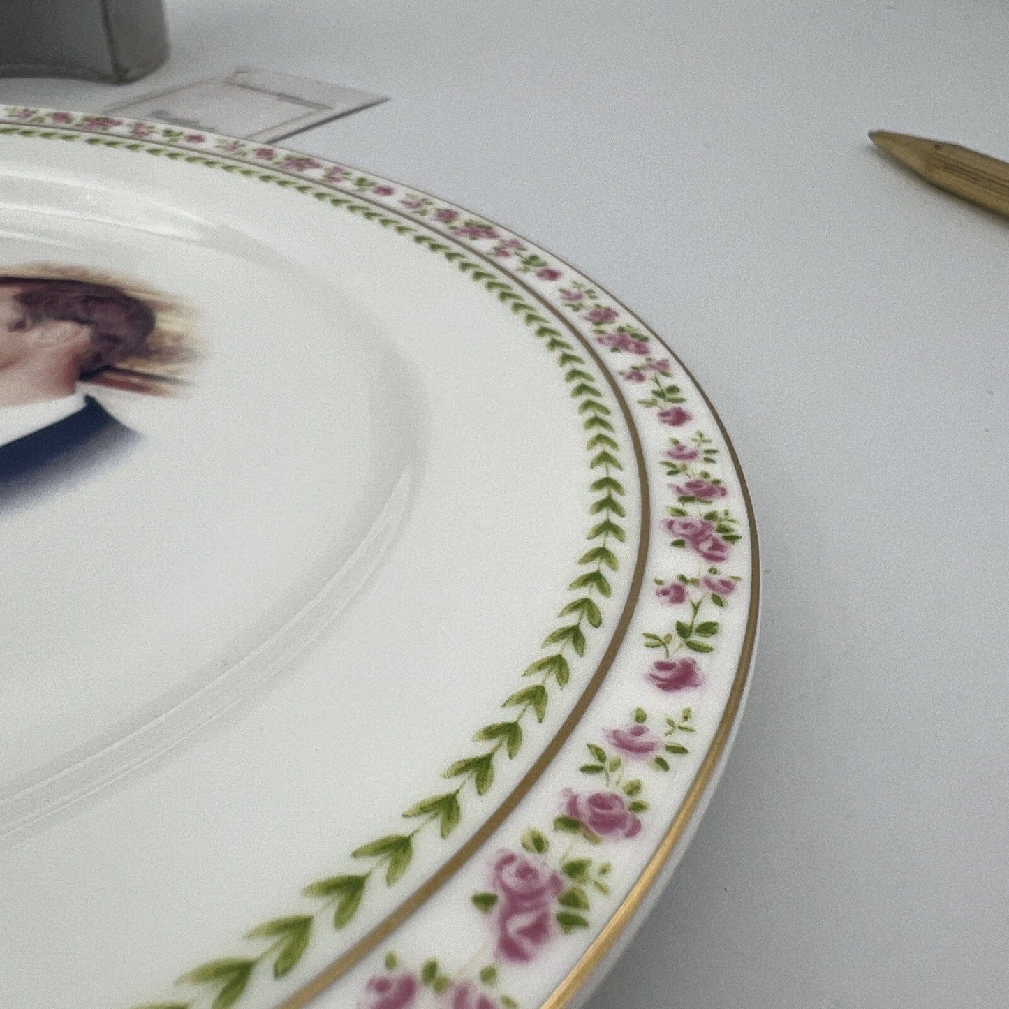 Piatto in porcellana Inglese da collezione Matrimonio Casa Reale William e Kate Categoria Boccali