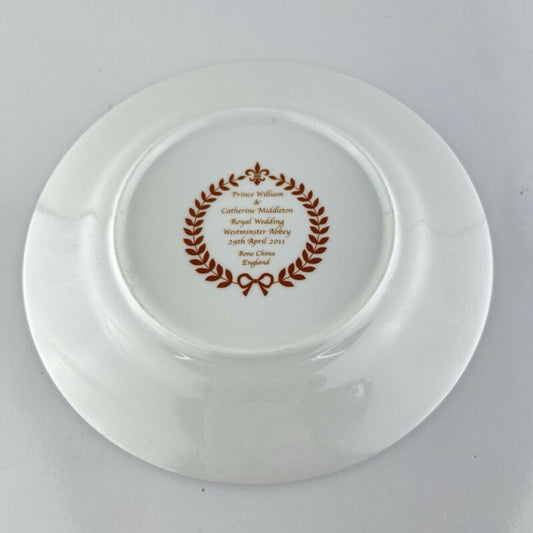 Piatto in porcellana Inglese da collezione Matrimonio Casa Reale William e Kate Categoria Boccali