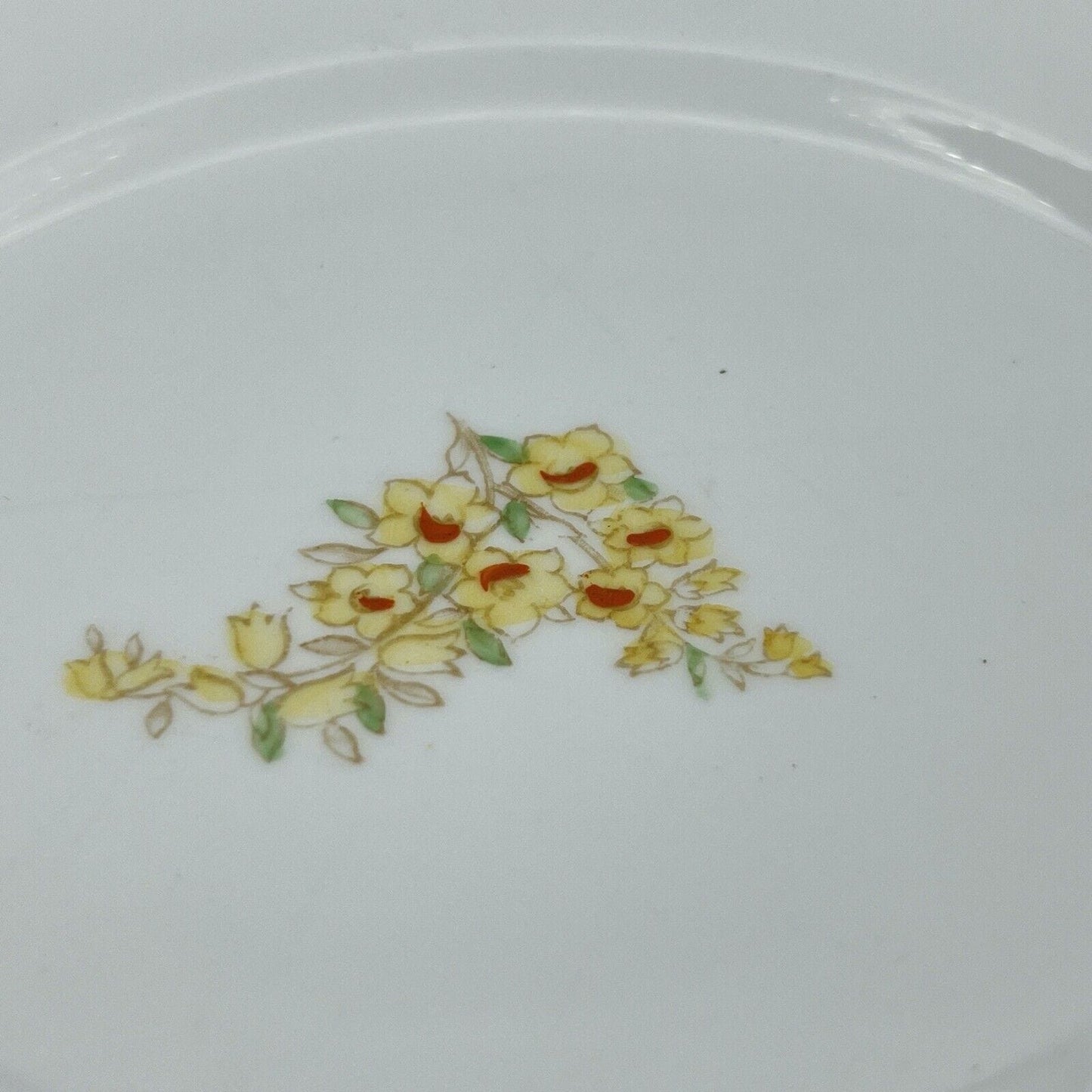 Piatto vassoio antico in porcellana bianca Inglese decorato con Fiori gialli Categoria Piatti Vassoio