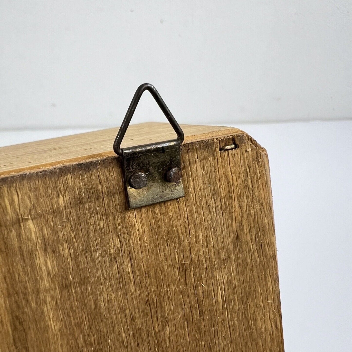 Piccola Mensola espositore porta cassette musicali da parete in legno vintage Categoria Mensole