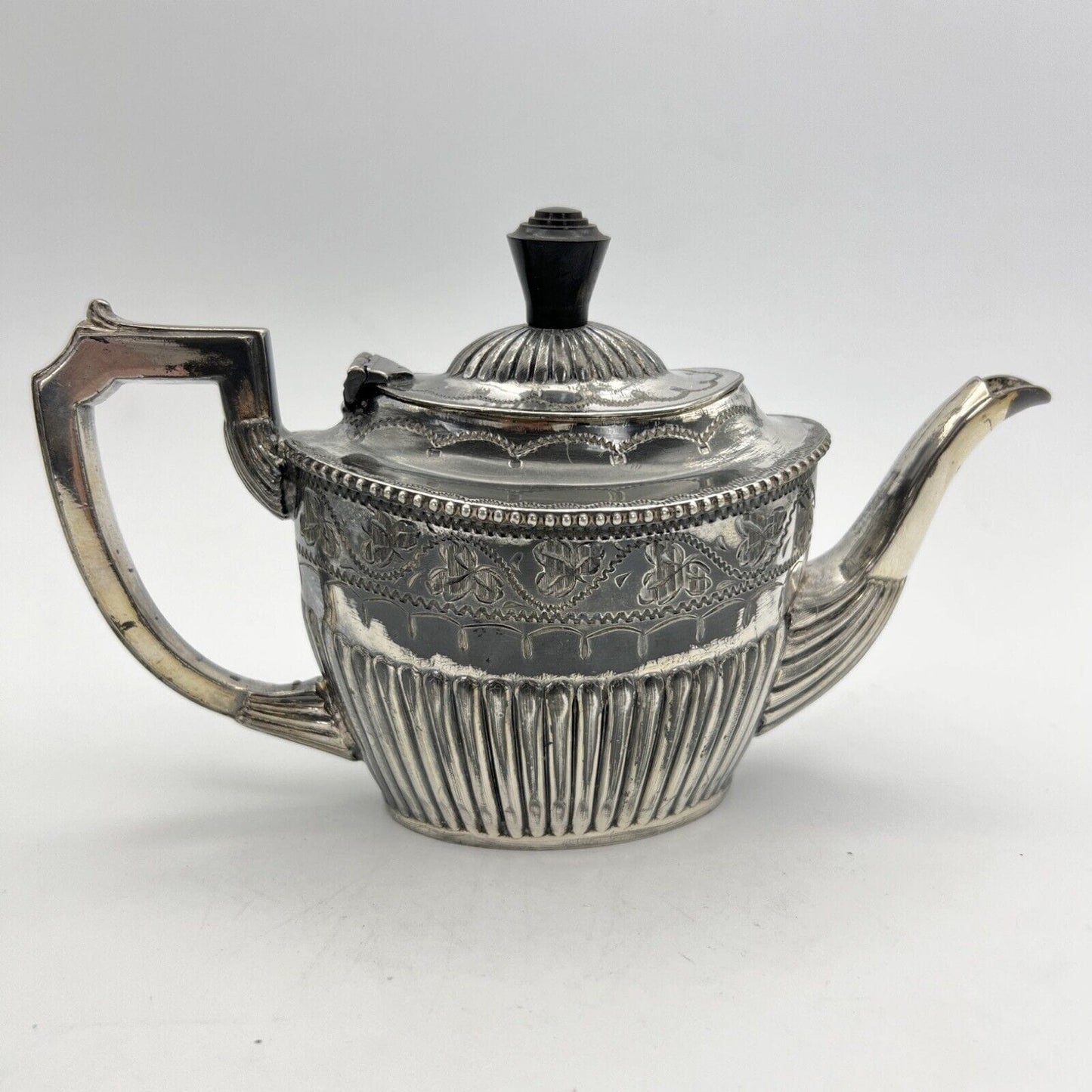 Piccola teiera antica inglese in argento silver plated sheffield d'epoca 800 Categoria Sheffield & Argento