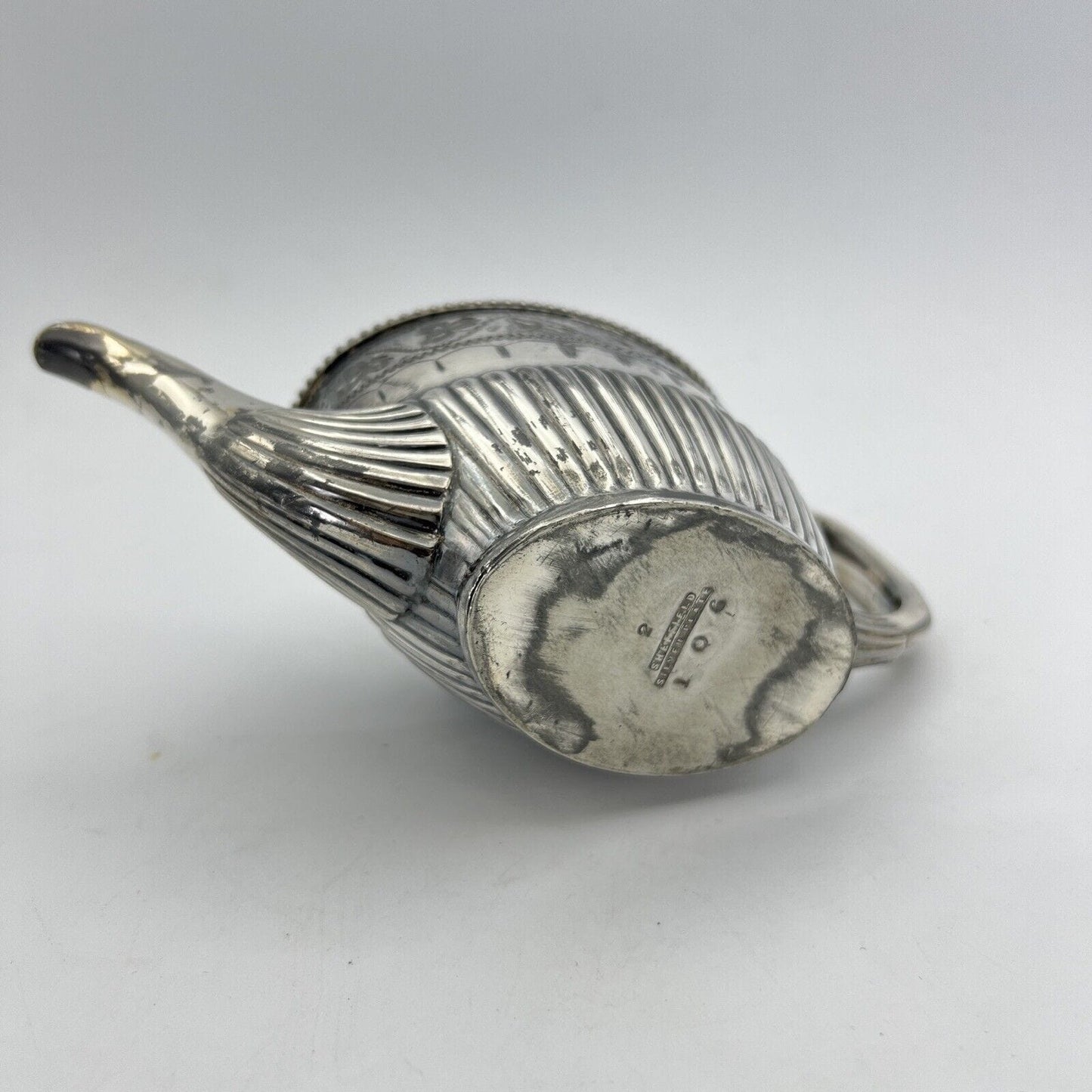 Piccola teiera antica inglese in argento silver plated sheffield d'epoca 800 Categoria Sheffield & Argento