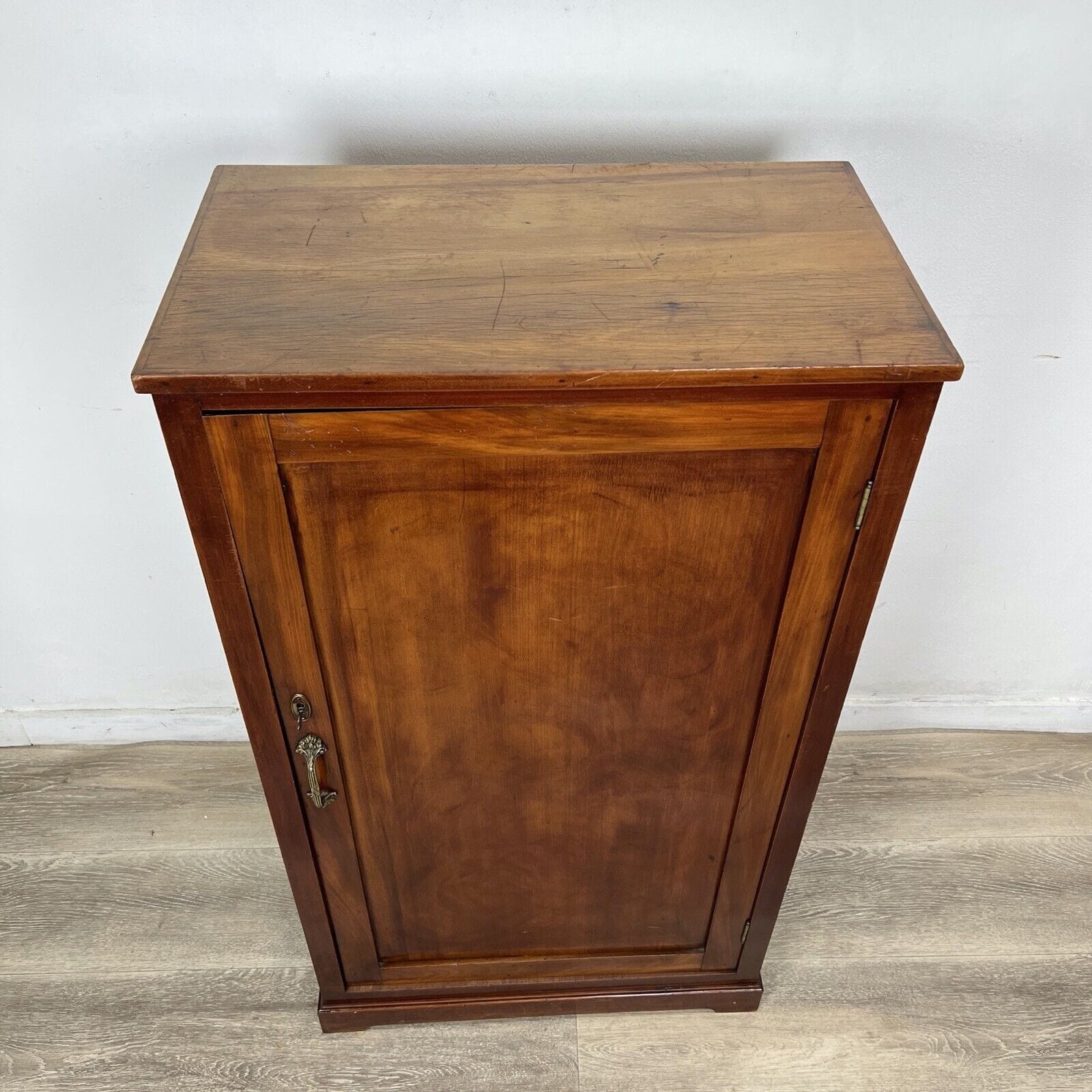 Piccolo Armadio antico 1 anta armadietto in legno mobile da ufficio schedario Categoria  Servante - Servantini