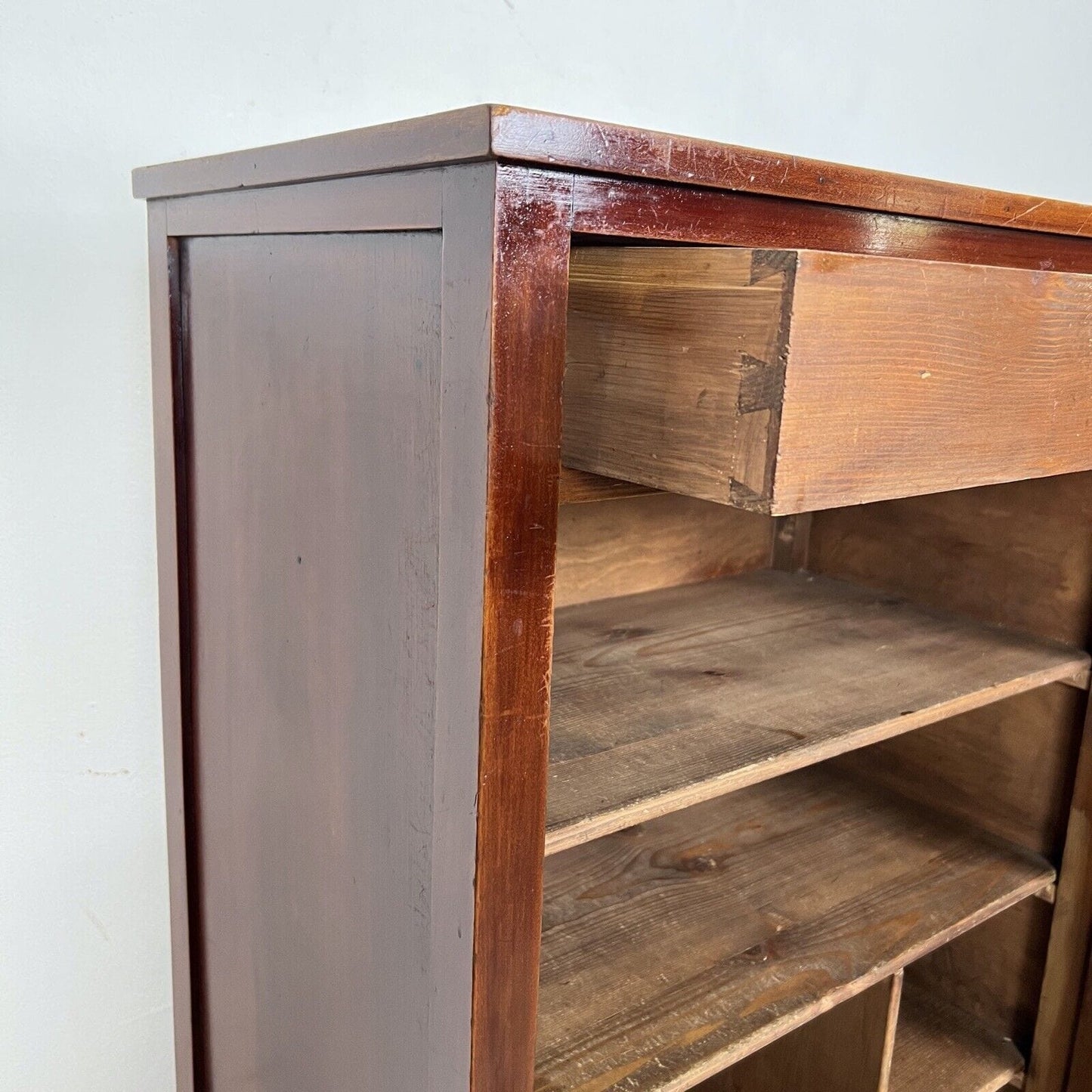 Piccolo Armadio antico 1 anta armadietto in legno mobile da ufficio schedario Categoria  Servante - Servantini