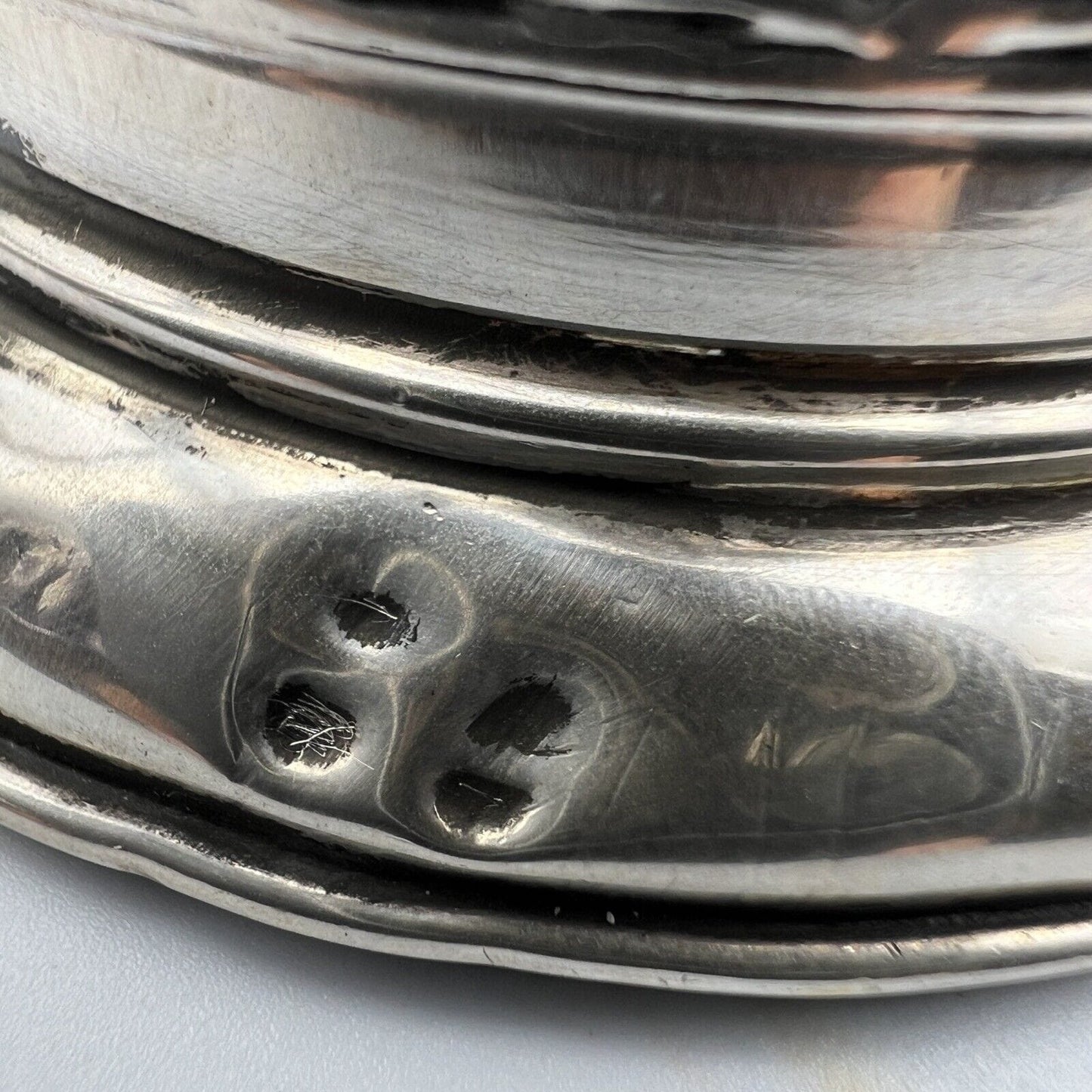 Portapenne da scrivania in argento 800 stile antico bicchiere silver anni 70 Categoria Sheffield & Argento