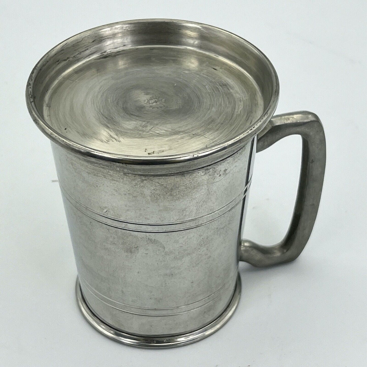 Portapenne da scrivania stile antico in peltro boccale Testa di cavallo anni 70 Categoria Sheffield & Argento