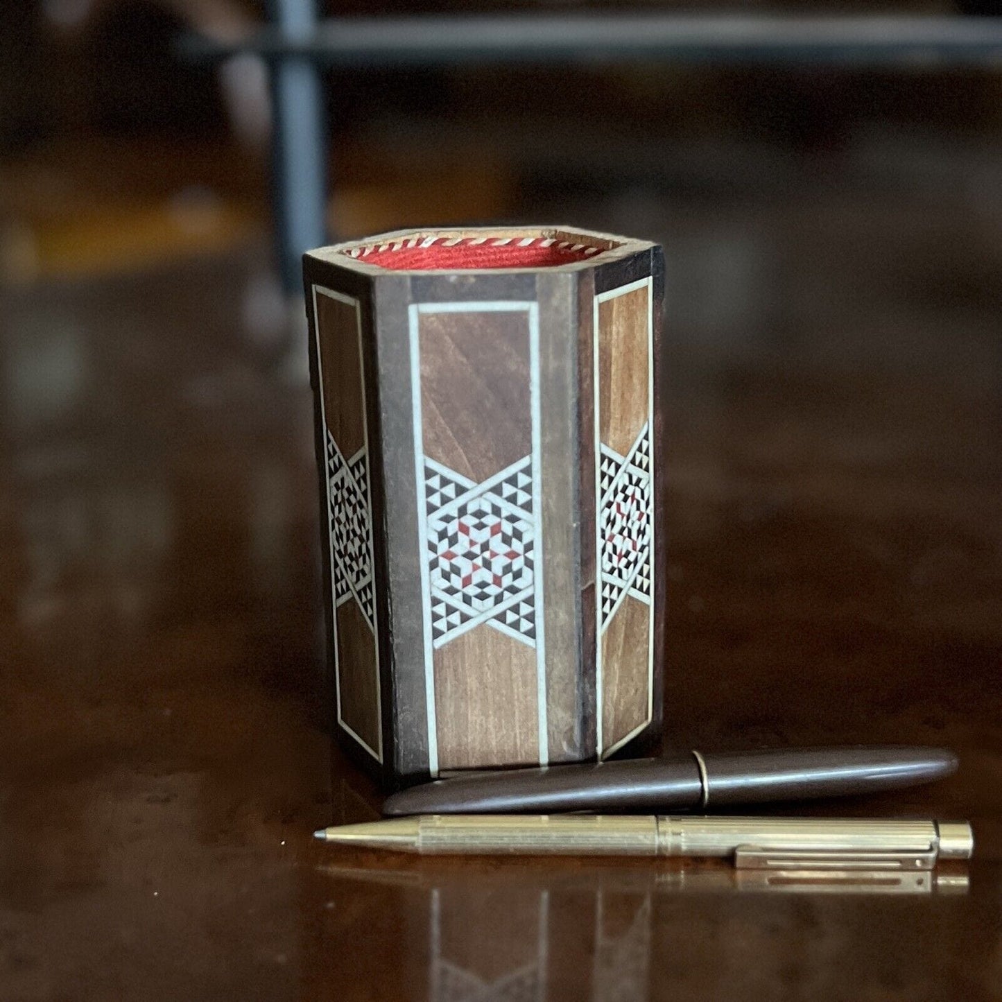 Portapenne intarsiato vintage in Legno stile antico Orientale Siriano Categoria Accessori scrivania e ufficio