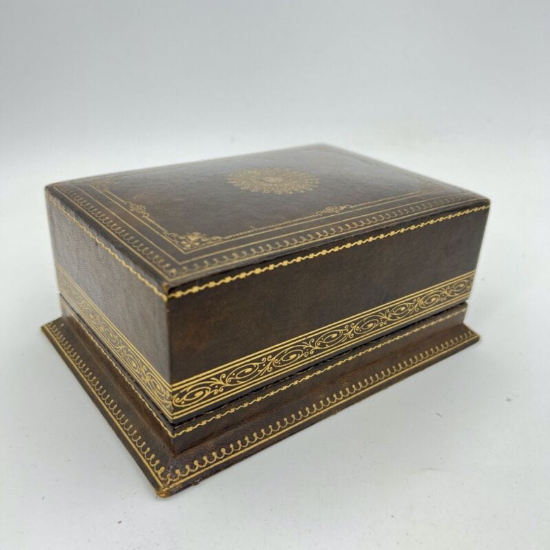 Portasigarette porta sigarette vintage in legno scatola pelle e oro stile antico Categoria Oggetti per fumatori
