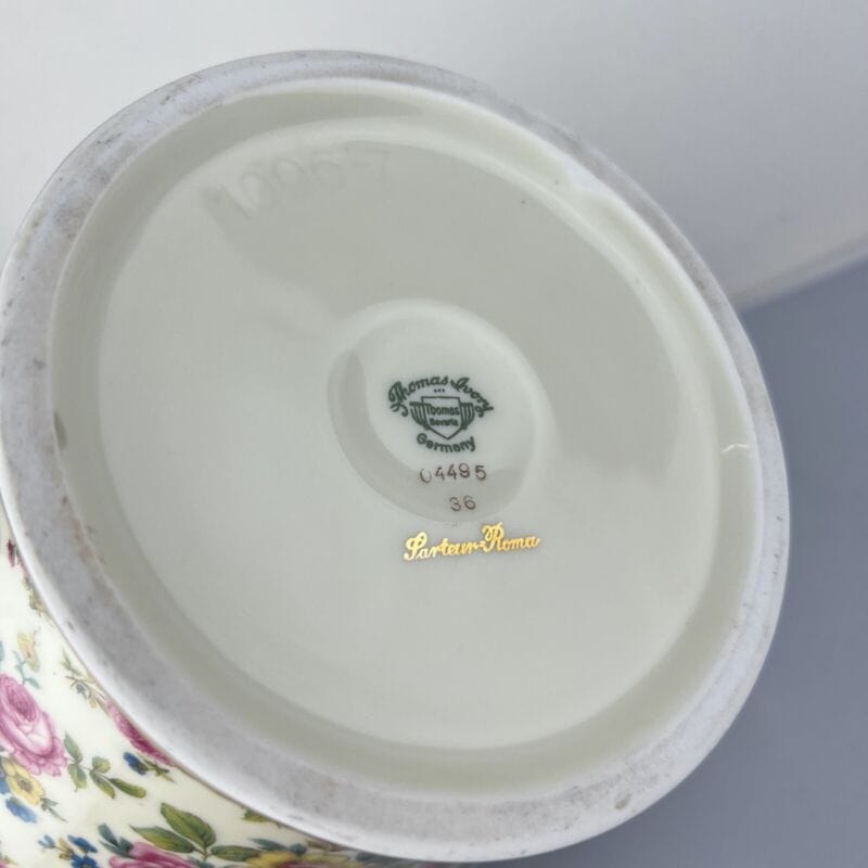 Potiche d'epoca in porcellana Bavaria Grande Vaso vintage decoro con rose e oro Categoria Vasi e Portafiori