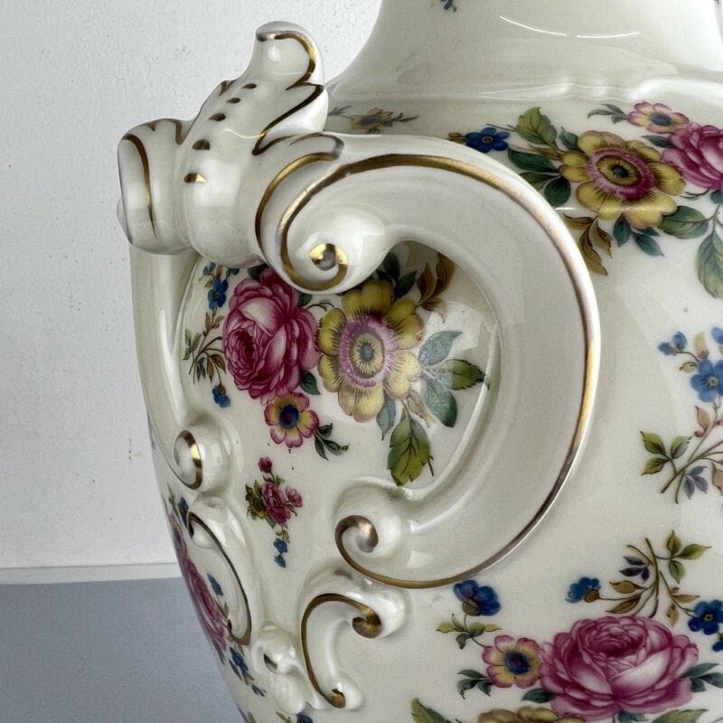 Potiche d'epoca in porcellana Bavaria Grande Vaso vintage decoro con rose e oro Categoria Vasi e Portafiori