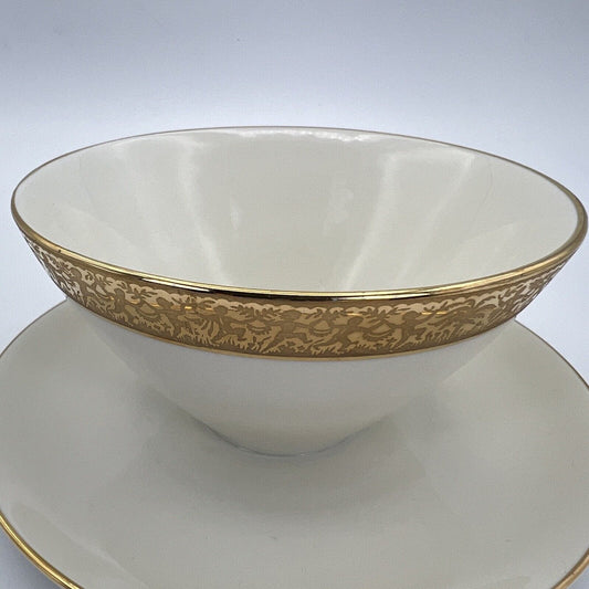 Salsiera antica in porcellana Bavaria vecchia ciotola color crema  Oro Cherubini Categoria  Centrotavola e Ciotole