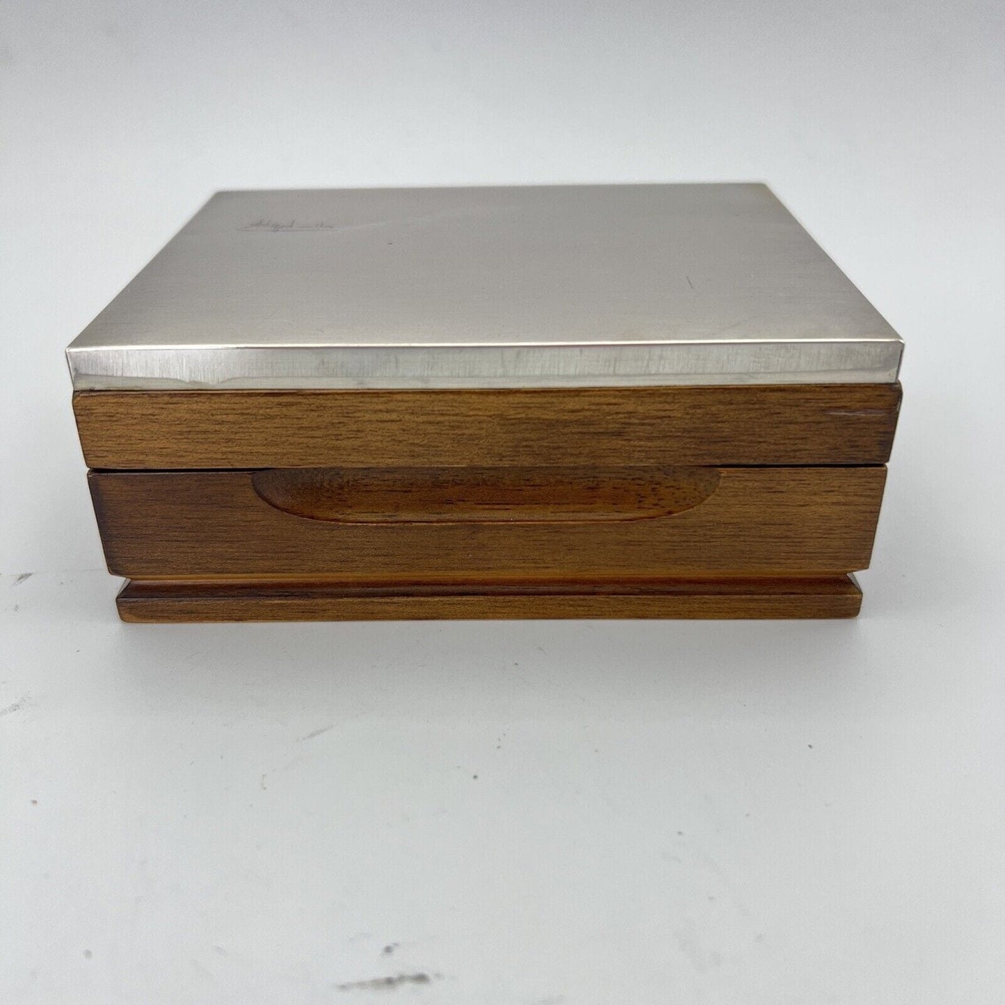 Scatola porta oggetti in legno e Argento 800 contenitore portasigarette anni 70 Categoria Sheffield & Argento