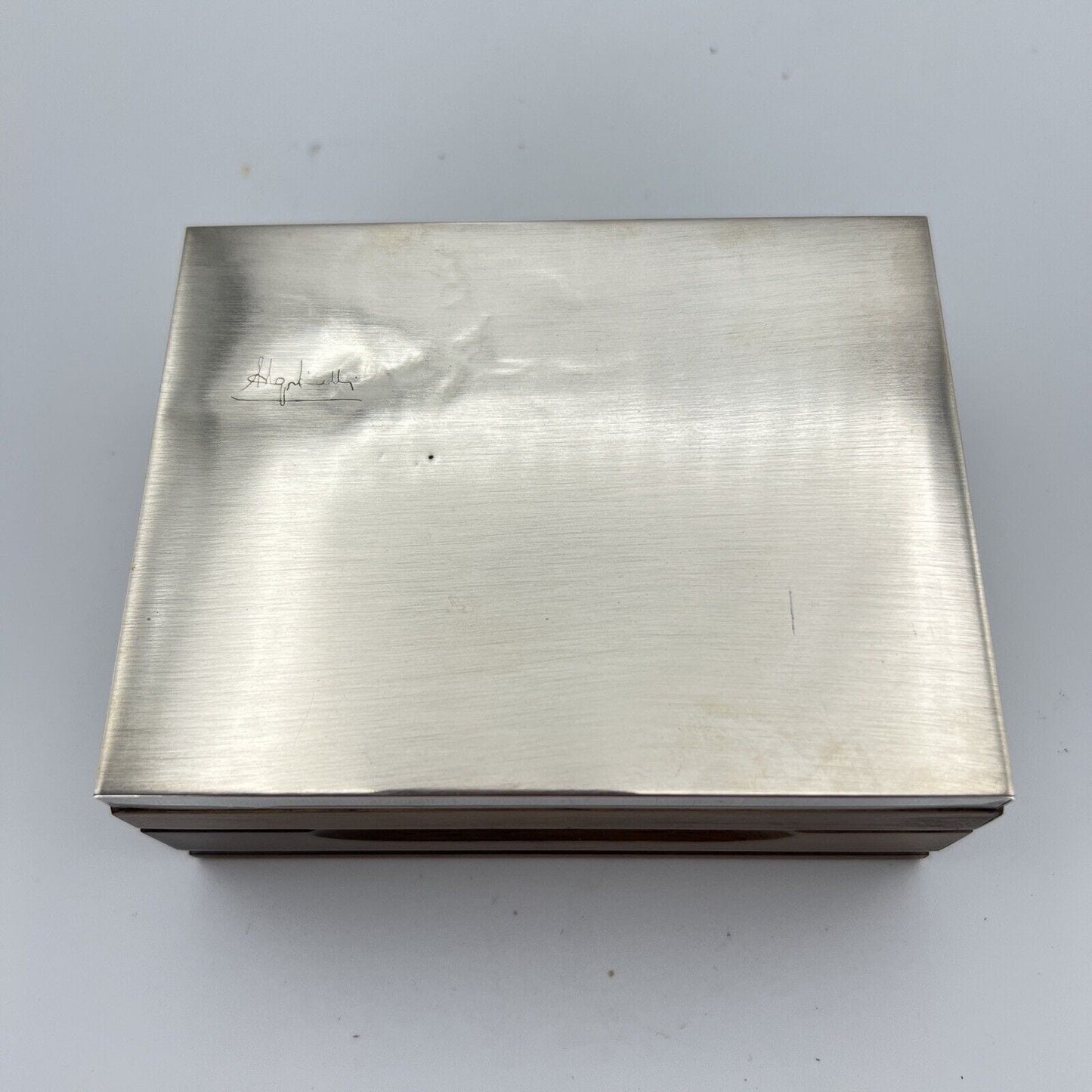 Scatola porta oggetti in legno e Argento 800 contenitore portasigarette anni 70 Categoria Sheffield & Argento