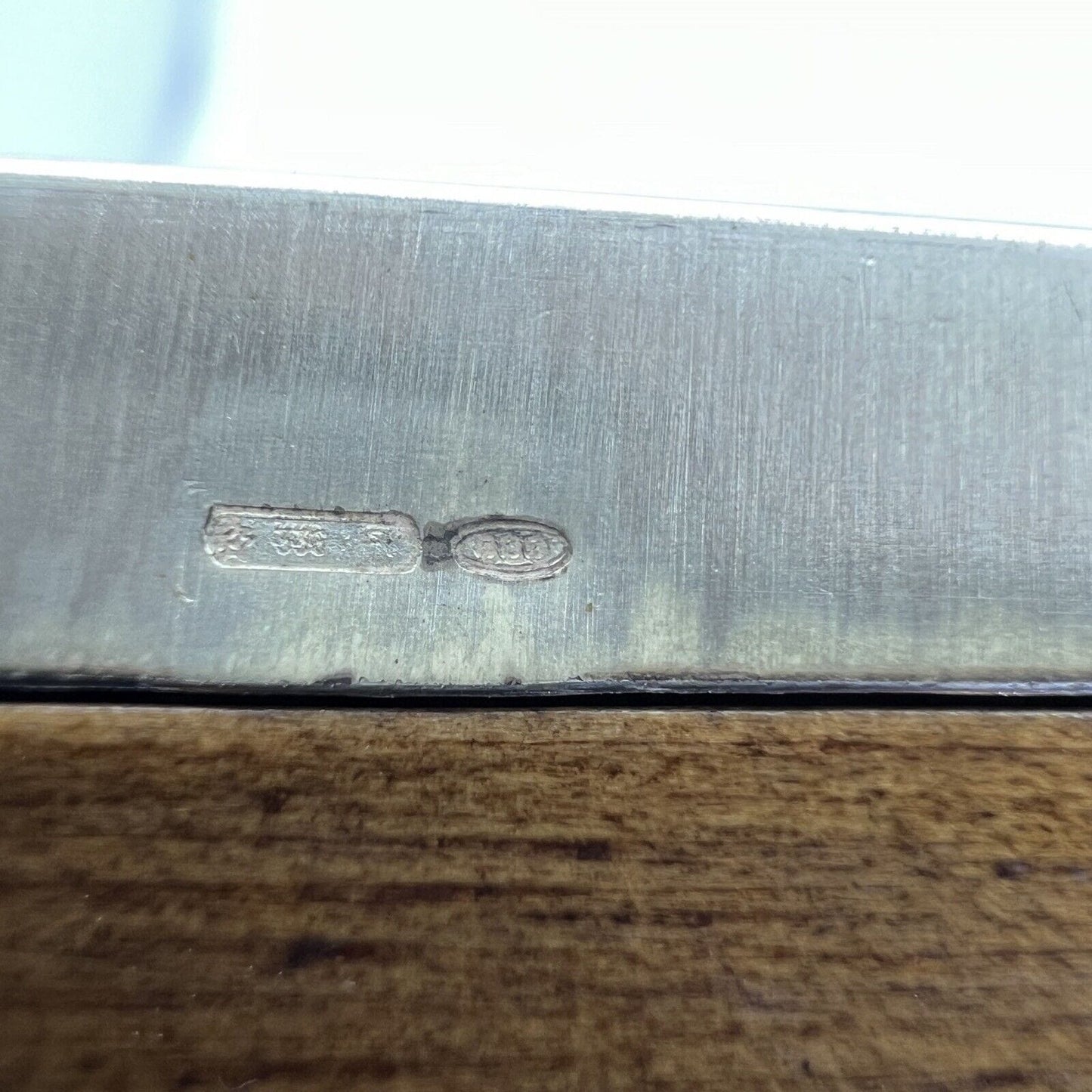 Scatola porta oggetti in legno e Argento 800 contenitore portasigarette anni 70 Categoria Sheffield & Argento