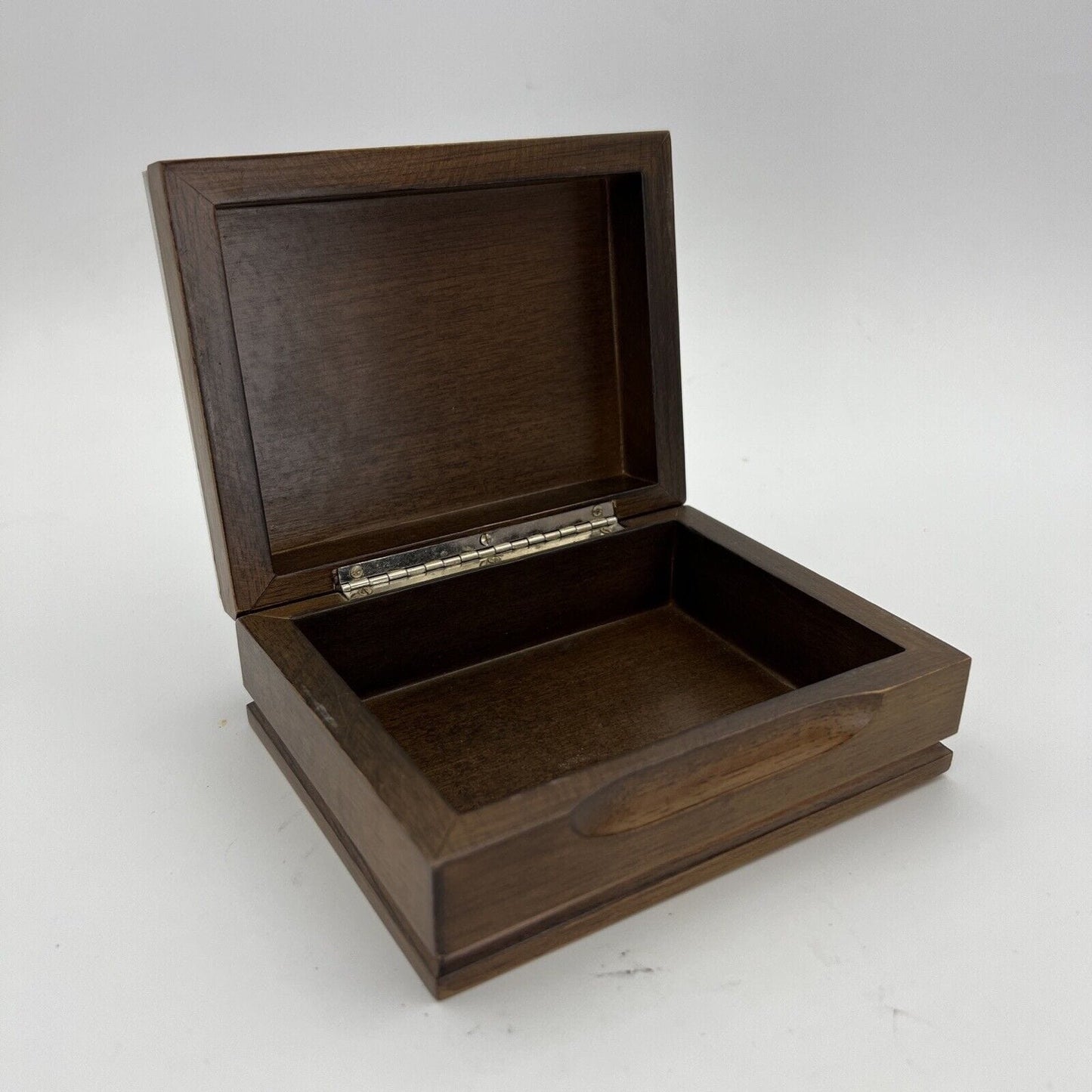 Scatola porta oggetti in legno e Argento 800 contenitore portasigarette anni 70 Categoria Sheffield & Argento