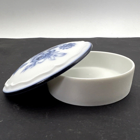 Scatola Portagioie antica in porcellana Limoges Biscuit dipinta a mano vintage Categoria  Altro