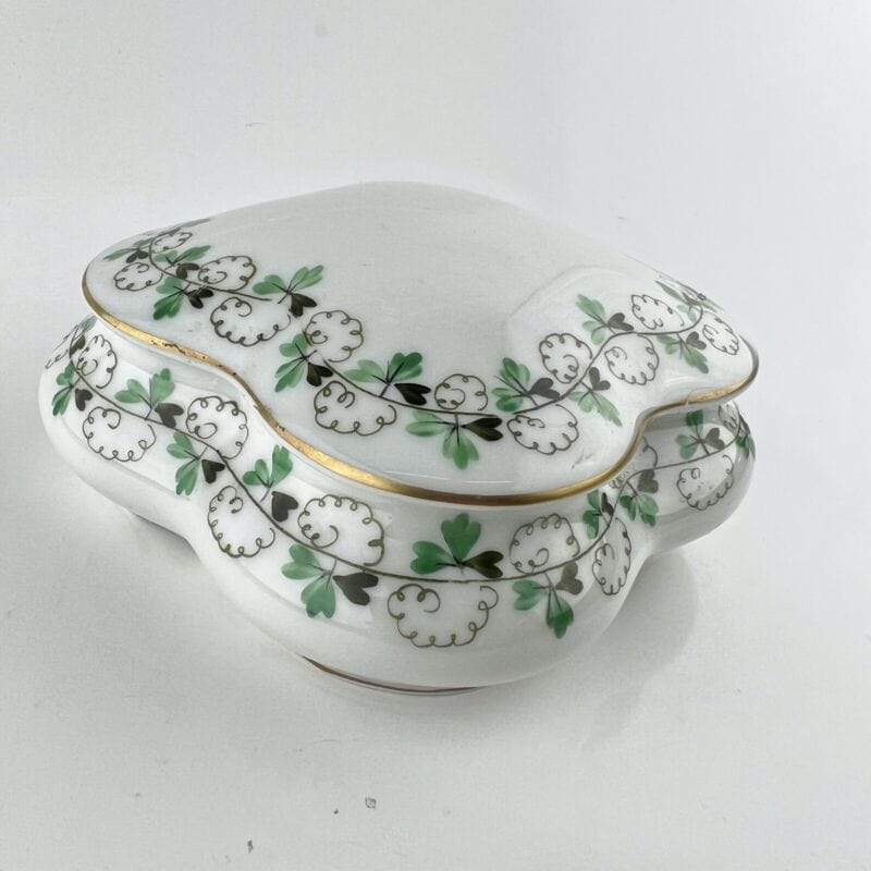Scatola Portagioie antica in porcellana Limoges Stile Herend Persil vintage Categoria Ceramiche e Porcellane