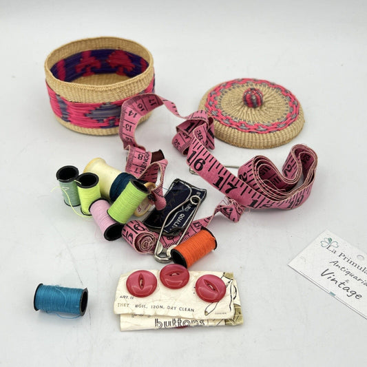 Scatolina porta cucito accessori misti da sarta vintage bottoni metro anni '60 Categoria  Attrezzi e Strumenti