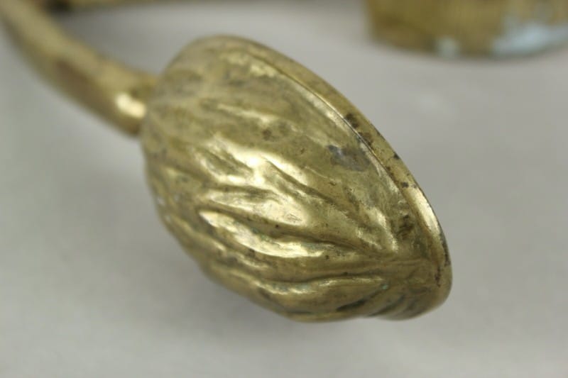 Schiaccianoci antico vintage in ottone lucido massiccio bronzo da collezione Categoria Cavatappi