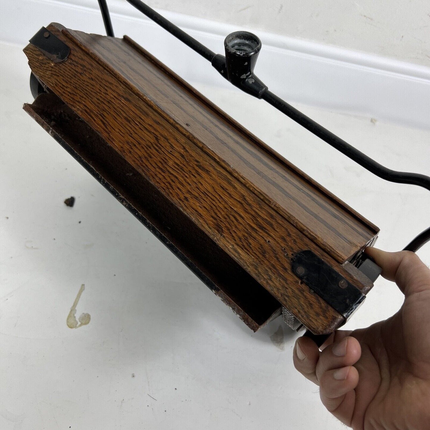 Scopa aspirapolvere battitappeto antico originale inglese epoca 800 900 in legno Categoria Vari