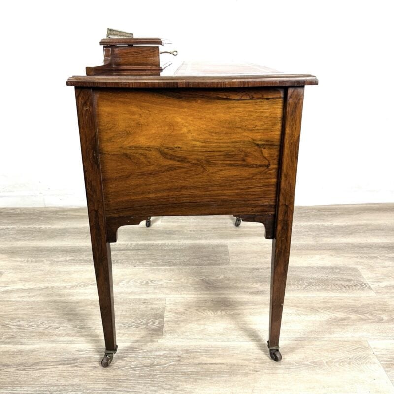 Scrivania piccolo scrittoio antico inglese 800 in legno intarsiato antiquariato Categoria Arredamento