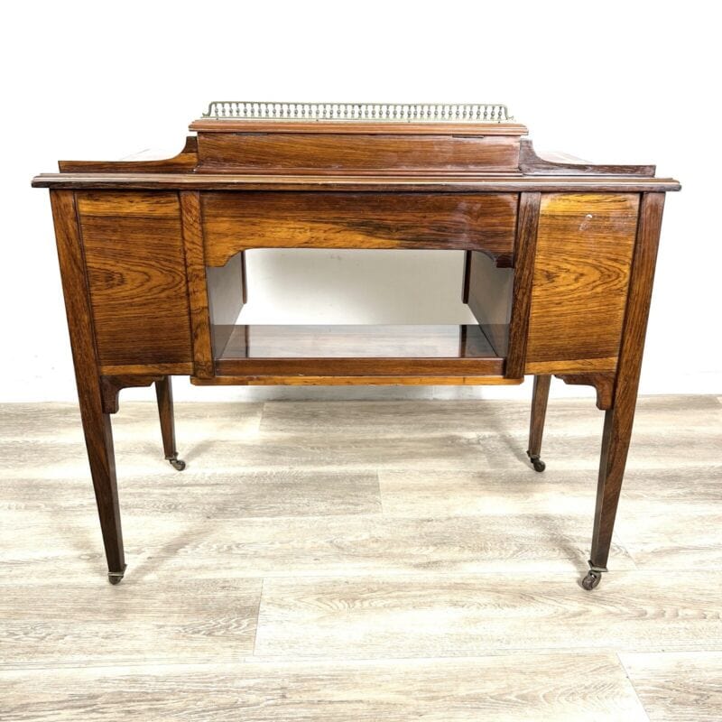 Scrivania piccolo scrittoio antico inglese 800 in legno intarsiato antiquariato Categoria Arredamento