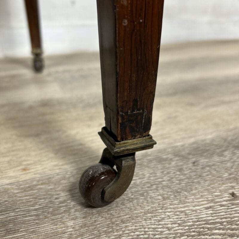 Scrivania piccolo scrittoio antico inglese 800 in legno intarsiato antiquariato Categoria Arredamento