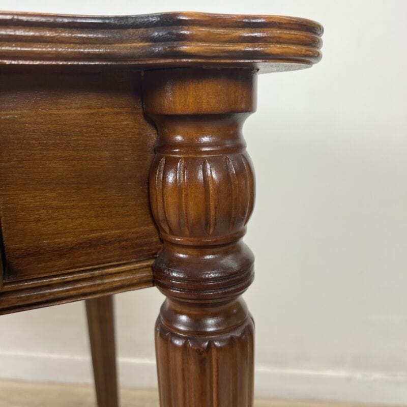 Scrivania scrittoio Tavolo in stile antico 800 legno con piano in pelle Verde Categoria Arredamento