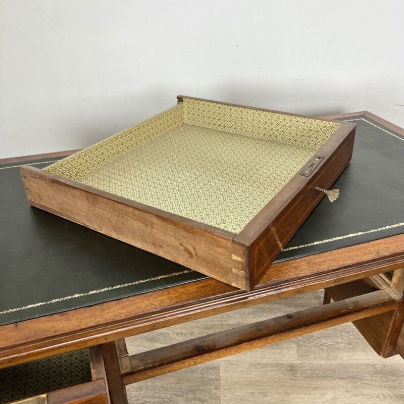 Scrivania scrittoio Tavolo in stile antico Luigi XVI legno con piano pelle Verde Categoria Scrittoi & Ribalte