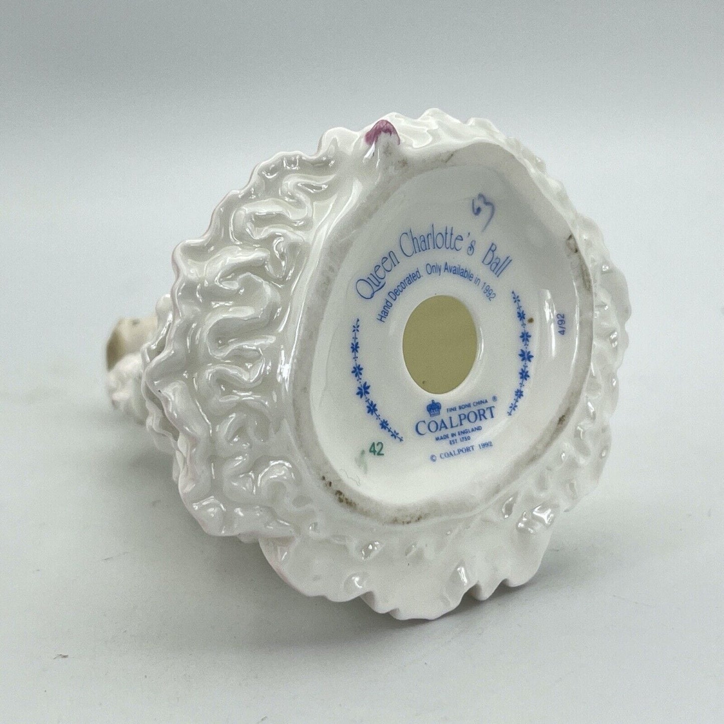 Scultura Statuina in Porcellana inglese Coalport Dama vintage da collezione 1992 Categoria Statuine