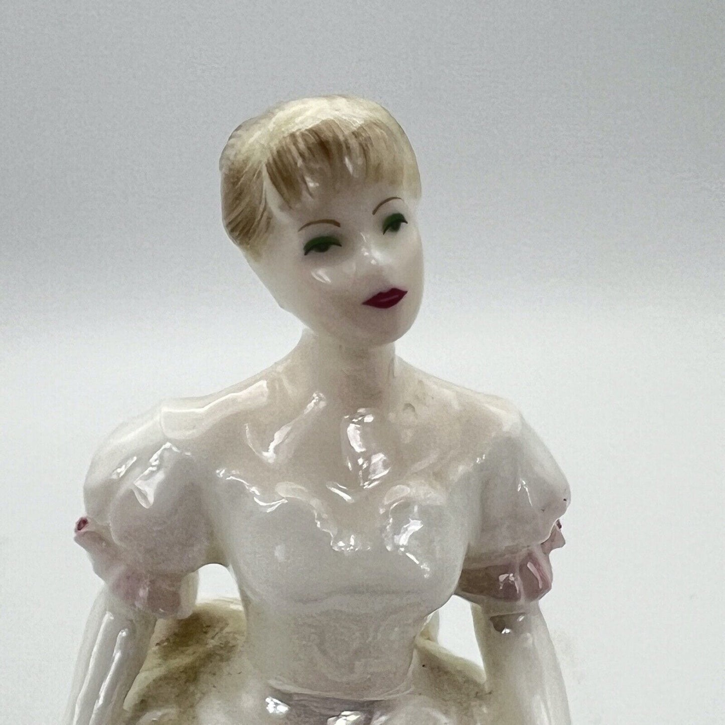 Scultura Statuina in Porcellana inglese Coalport Dama vintage da collezione 1992 Categoria Statuine
