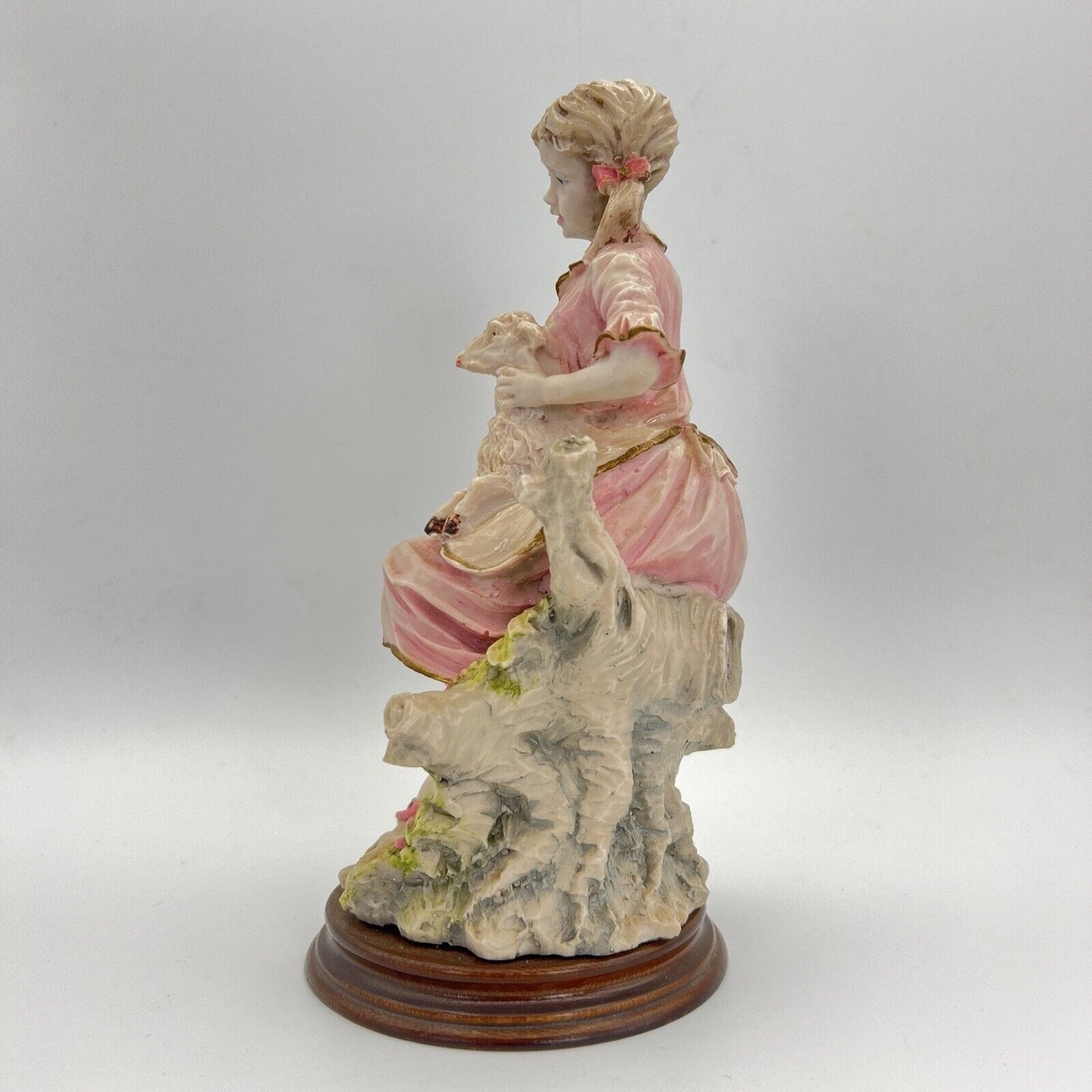 Scultura Statuina vintage di Ragazza Fanciulla con Agnello base in legno anni 70 Categoria Statuine