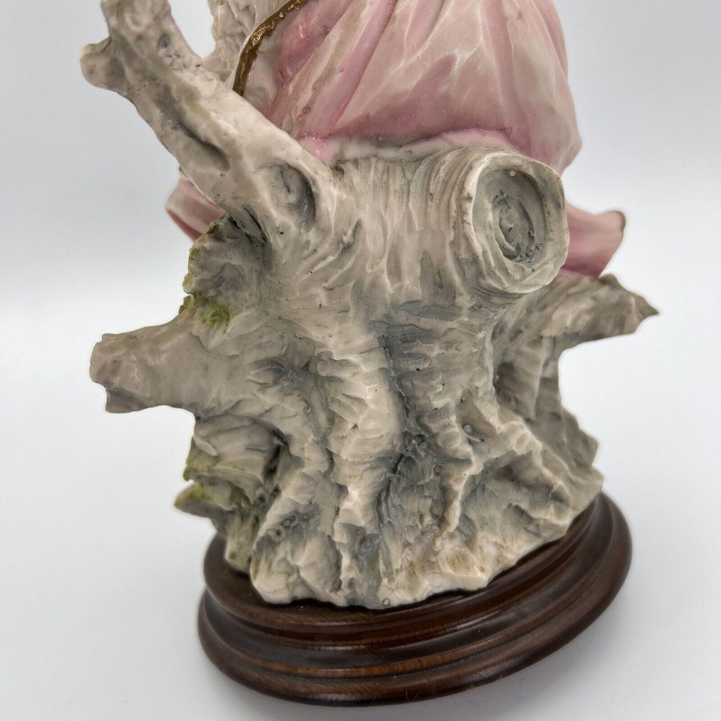 Scultura Statuina vintage di Ragazza Fanciulla con Agnello base in legno anni 70 Categoria Statuine