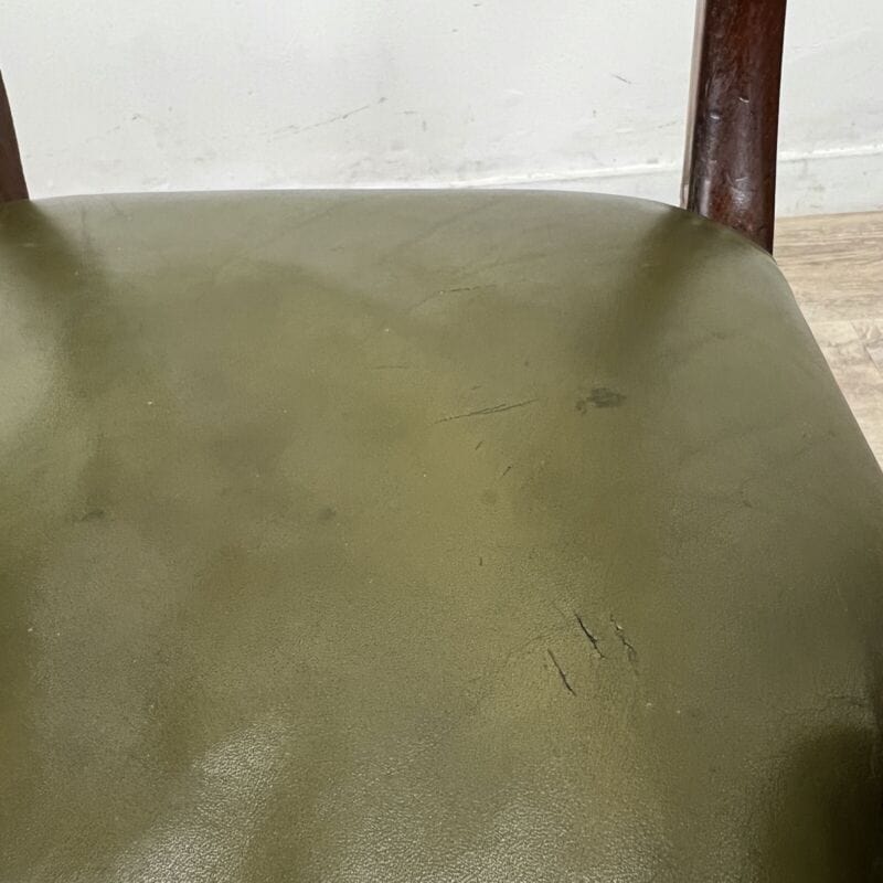 Sedia antica da scrivania inglese 800 stile Regency in pelle verde con braccioli Categoria  Arredamento