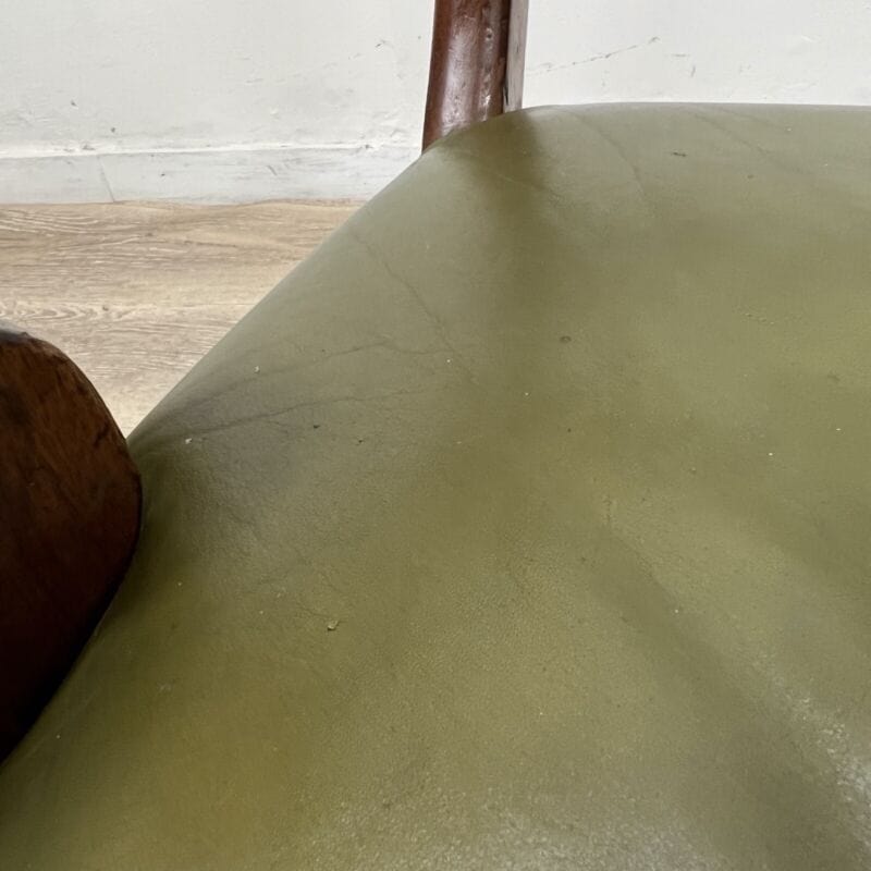 Sedia antica da scrivania inglese 800 stile Regency in pelle verde con braccioli Categoria  Arredamento