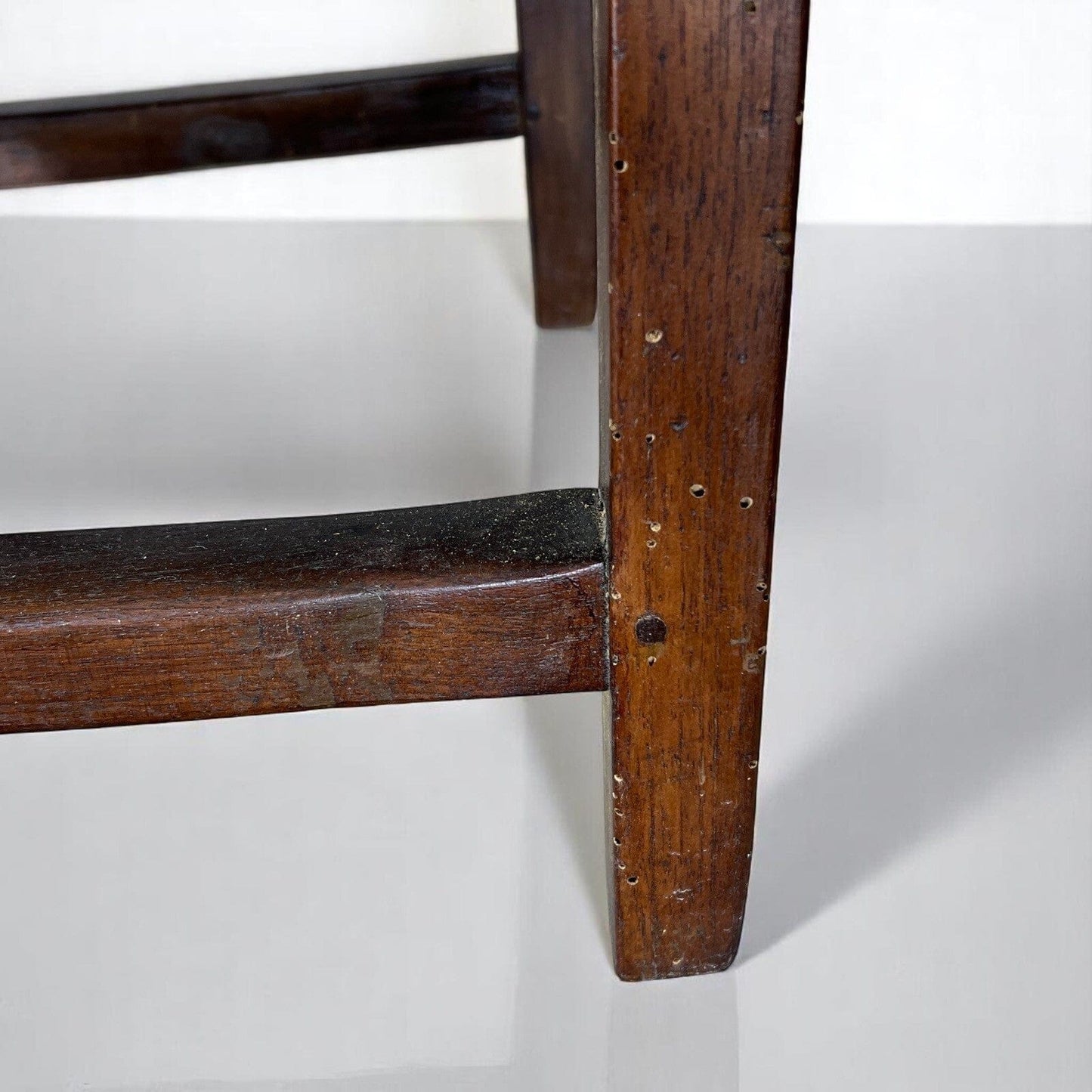 Sedia Antica In legno di Noce Epoca '800 Veneta Intagliata stile Rinascimento Categoria Sedie