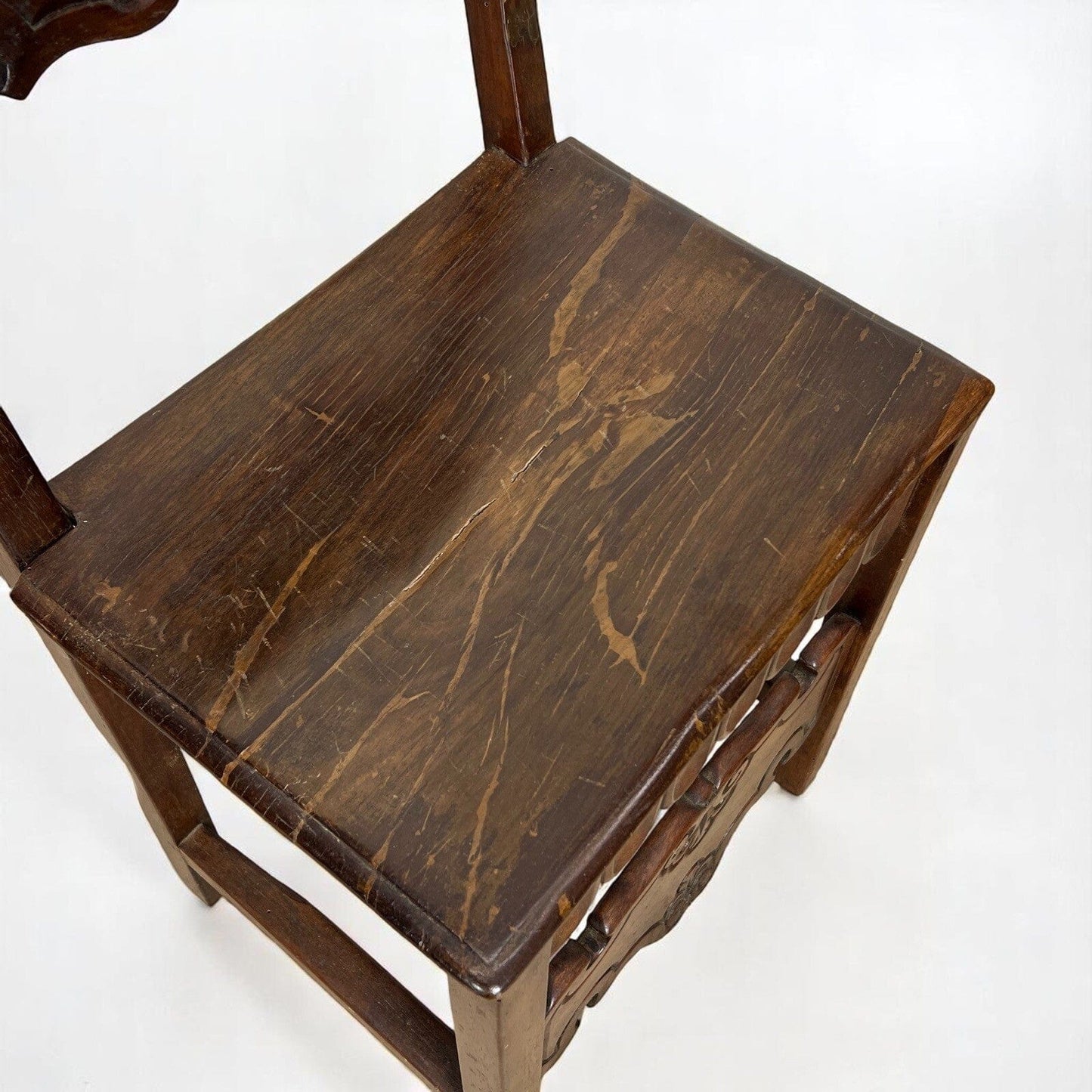 Sedia Antica In legno di Noce Epoca '800 Veneta Intagliata stile Rinascimento Categoria Sedie