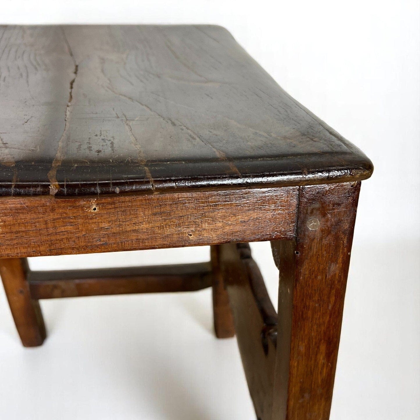 Sedia Antica In legno di Noce Epoca '800 Veneta Intagliata stile Rinascimento Categoria Sedie