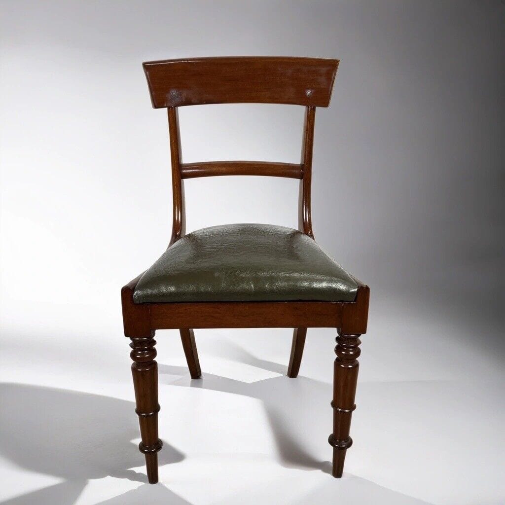 Sedia Antica In Mogano Epoca '800 inglese per scrivania studio con pelle verde Categoria Sedie