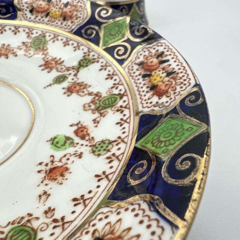 Set da tè the per due antico Inglese in porcellana bianca classico motivo Imari Categoria Servizio tazze - Tazze